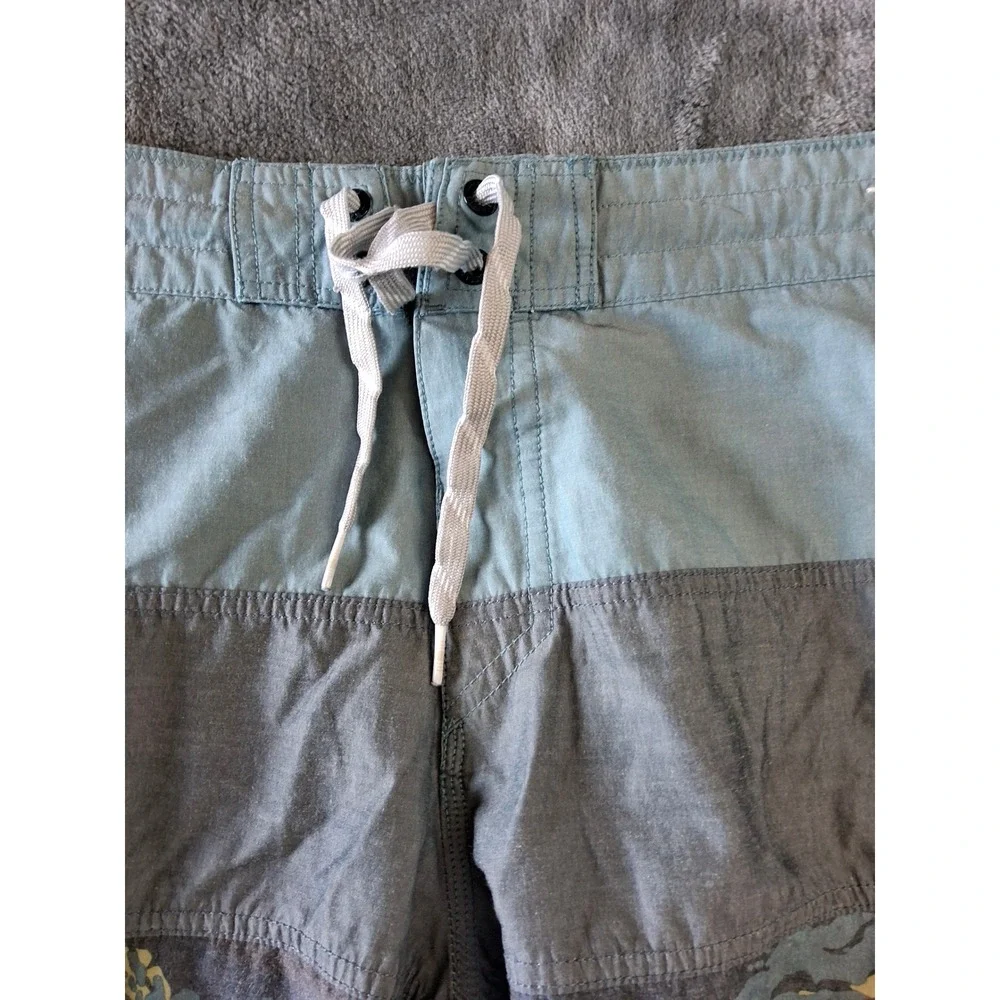 Salty Crew Mens Board Shorts Size 32 Tiger Camo Colorblock Blue Grey Swim Trunks